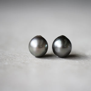 13mm 黒蝶バロックパール ピアス – Bon Magique