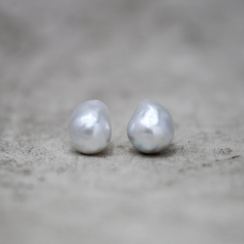 11mm 白蝶バロックパール ピアス