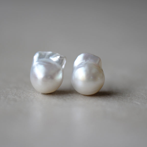 13mm 白蝶バロックパール ピアス – Bon Magique