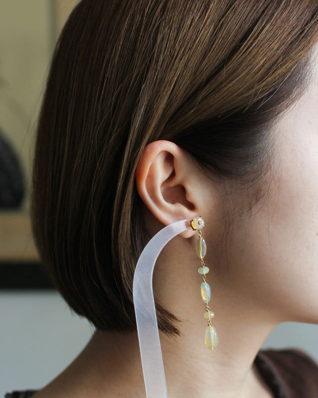 オパール × ダイヤモンド　ロングピアス