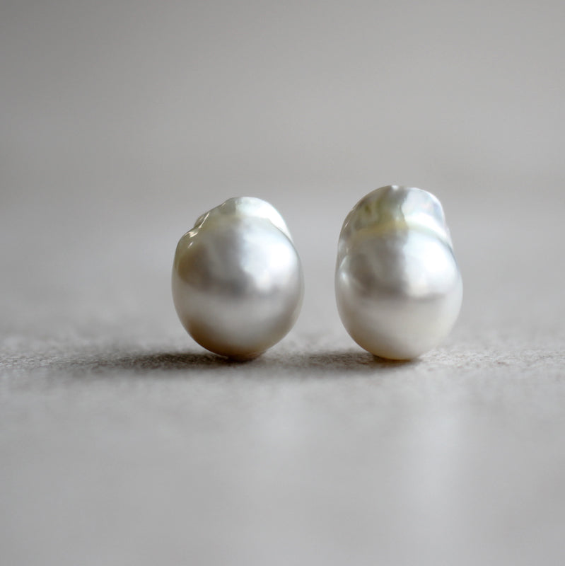 13mm 白蝶バロックパール ピアス – Bon Magique