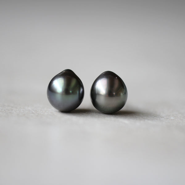 11mm 黒蝶バロックパール ピアス – Bon Magique