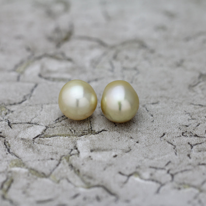 11mm 白蝶バロックパール ピアス