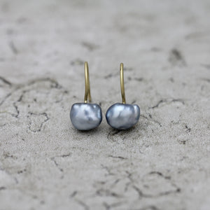 7mm 黒蝶ケシパール フックピアス