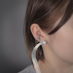 「H」ブルートパーズ シングルピアス