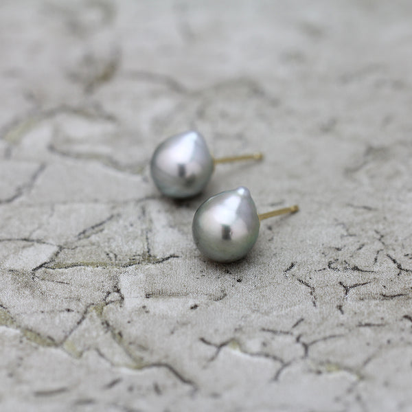 9mm 黒蝶バロックパール ピアス – Bon Magique