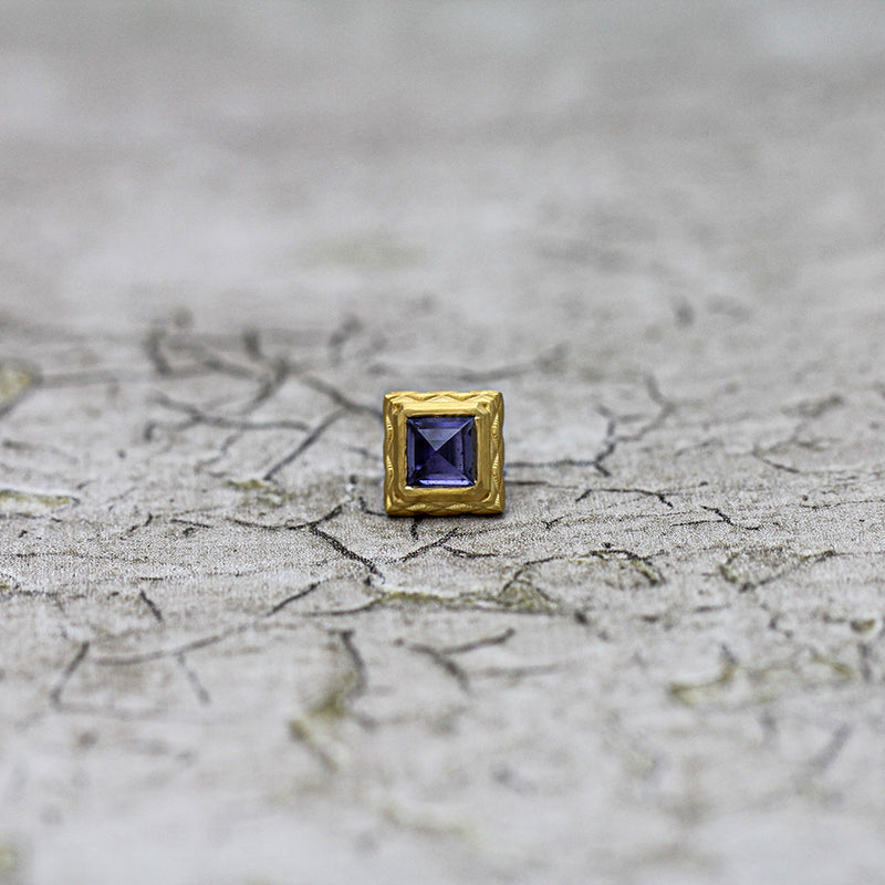「H」アイオライト シングルピアス