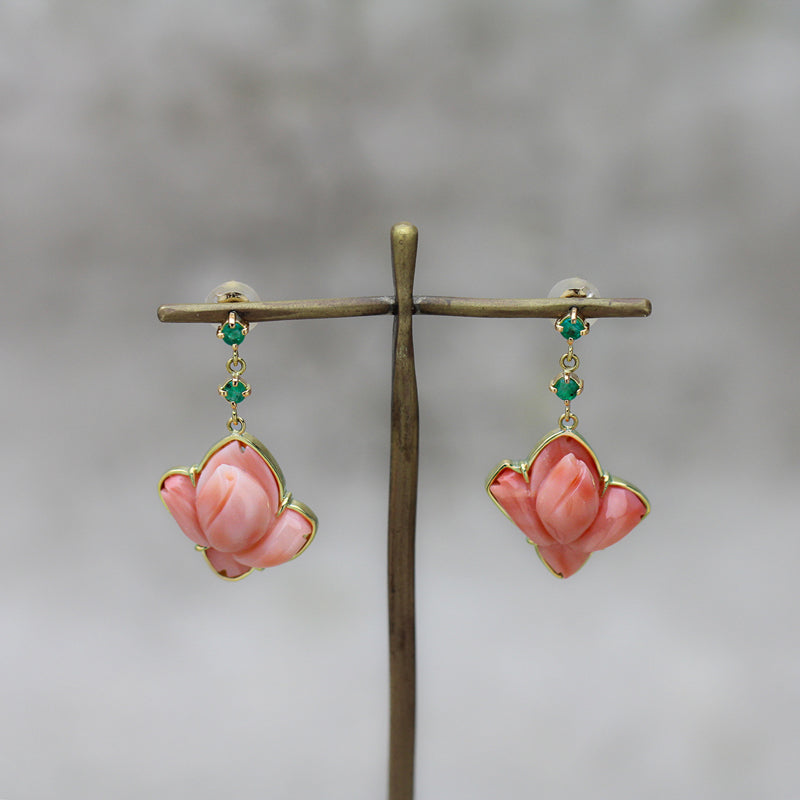珊瑚 × エメラルド ピアス