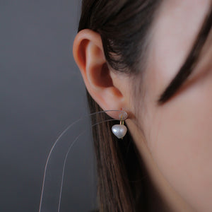 7mm 白蝶ケシパール フックピアス