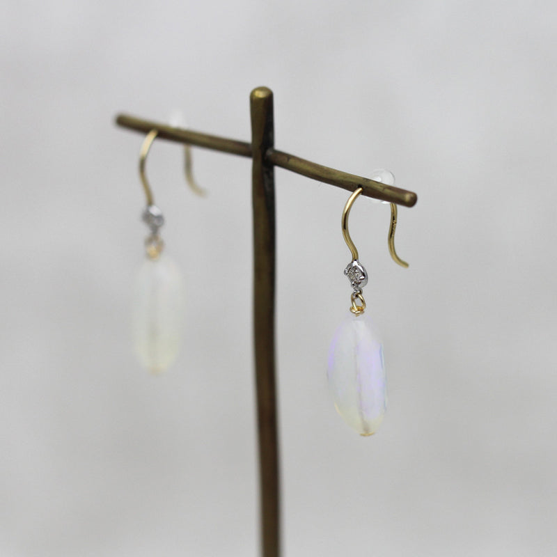 オパール × ダイヤモンド　フックピアス